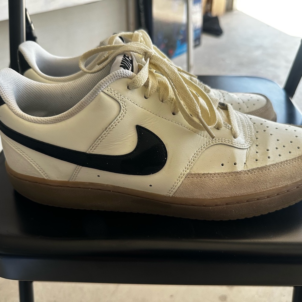 Nike Men's Cream and Black Sneakers